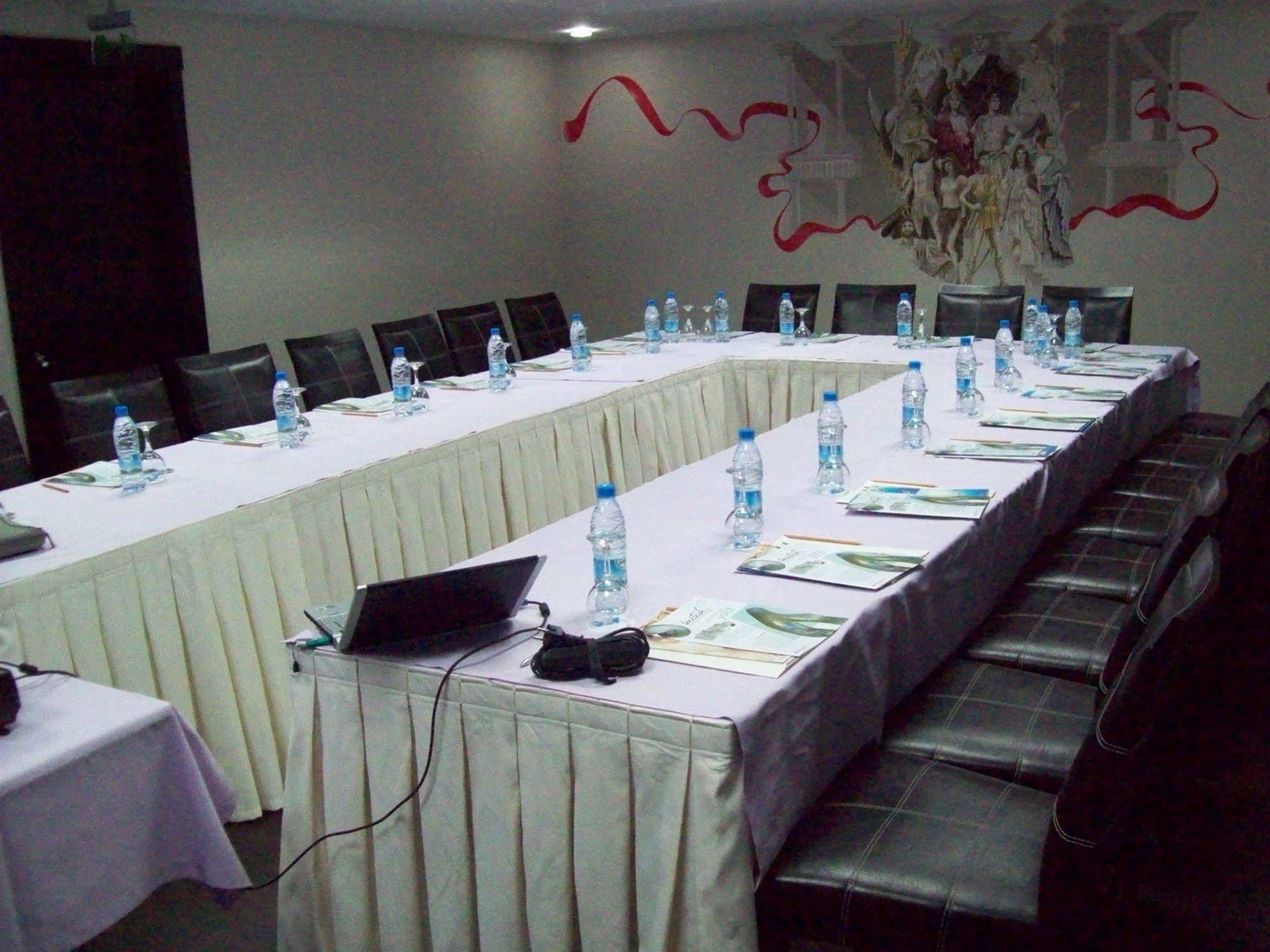 איזמיר May Park Hotel מראה חיצוני תמונה